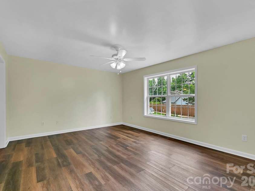 51 Jericho Ridge Road, Fletcher, NC 28732.  MLS# CAR4397516, YatesRealty ID 39177. Primary Suite