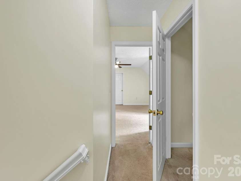 51 Jericho Ridge Road, Fletcher, NC 28732.  MLS# CAR4397516, YatesRealty ID 39177. Upstairs hallway