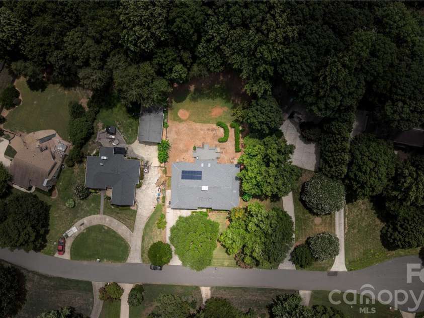 19330 Yachtman Drive, Cornelius, NC 28031.  MLS# CAR4399755, YatesRealty ID 39178. 