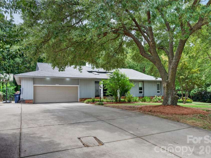 19330 Yachtman Drive, Cornelius, NC 28031.  MLS# CAR4399755, YatesRealty ID 39178. 