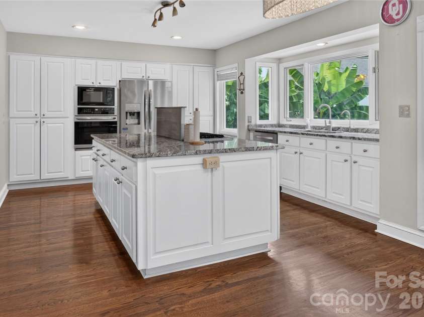 19330 Yachtman Drive, Cornelius, NC 28031.  MLS# CAR4399755, YatesRealty ID 39178. 