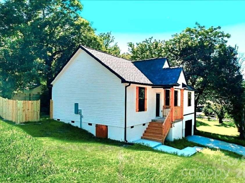 1111 7th Avenue, Gastonia, NC 28052.  MLS# CAR4404957, YatesRealty ID 39179. 