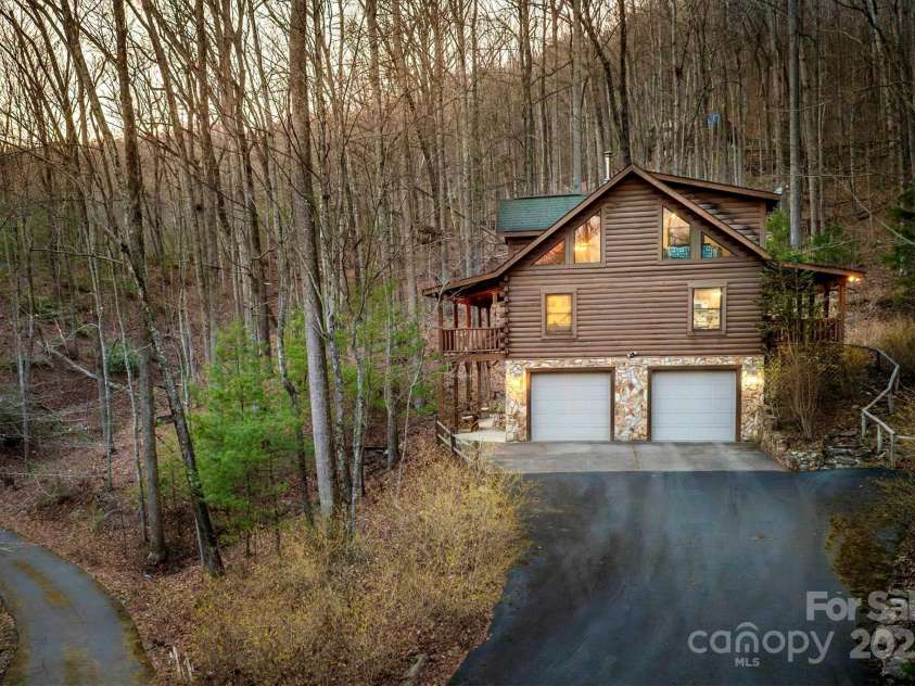 4040 Altavista Way, Lenoir, NC 28645.  MLS# CAR4234332, YatesRealty ID 3918. 