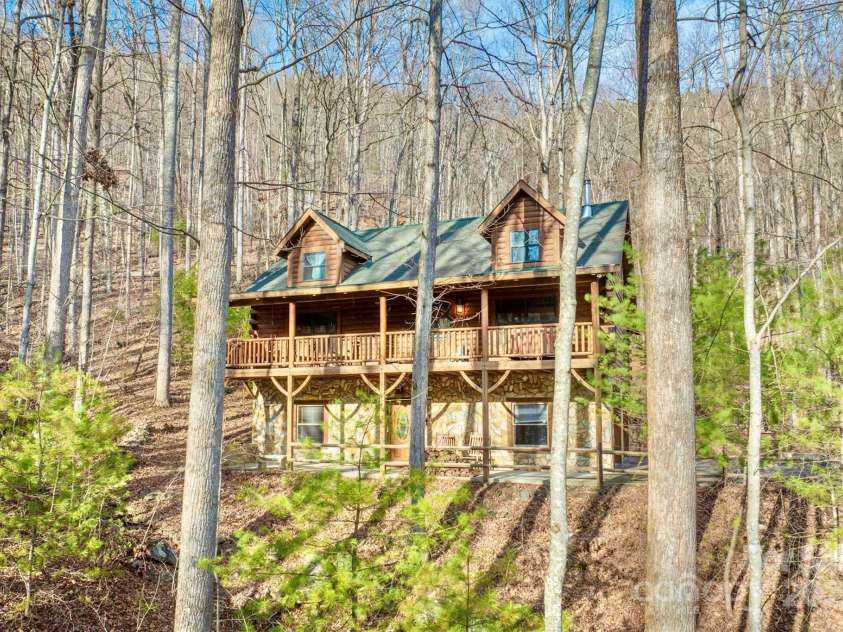 4040 Altavista Way, Lenoir, NC 28645.  MLS# CAR4234332, YatesRealty ID 3918. 