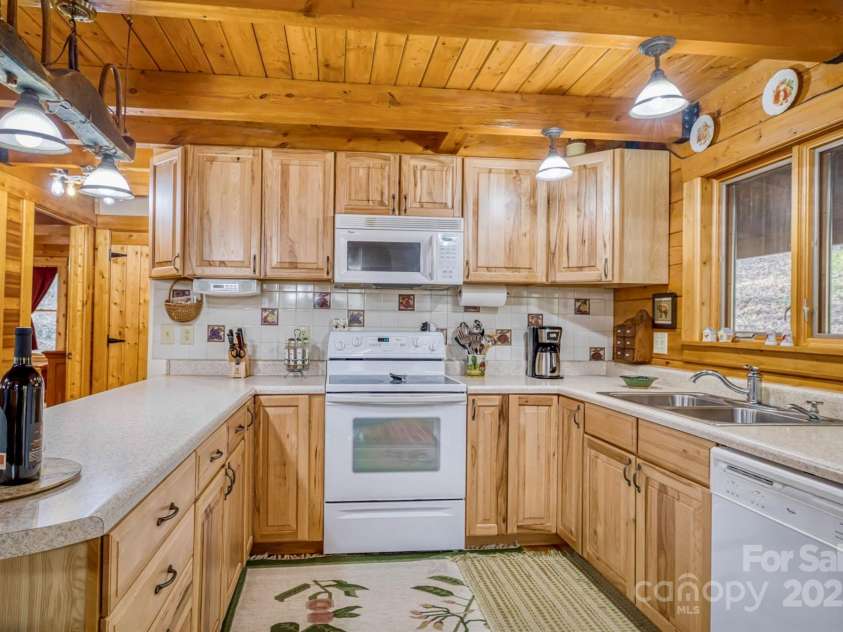 4040 Altavista Way, Lenoir, NC 28645.  MLS# CAR4234332, YatesRealty ID 3918. 