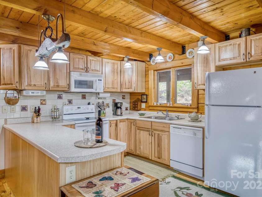 4040 Altavista Way, Lenoir, NC 28645.  MLS# CAR4234332, YatesRealty ID 3918. 