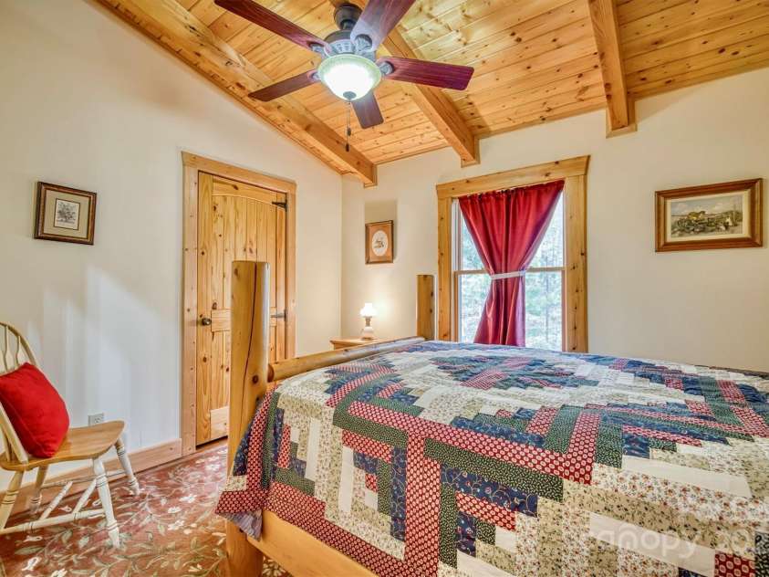 4040 Altavista Way, Lenoir, NC 28645.  MLS# CAR4234332, YatesRealty ID 3918. 