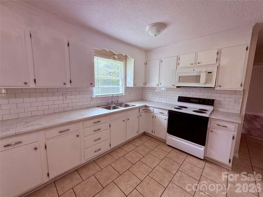 4209 Homeplace Drive, Shelby, NC 28152.  MLS# CAR4302755, YatesRealty ID 3918. 