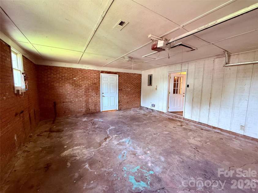4209 Homeplace Drive, Shelby, NC 28152.  MLS# CAR4302755, YatesRealty ID 3918. Garage
