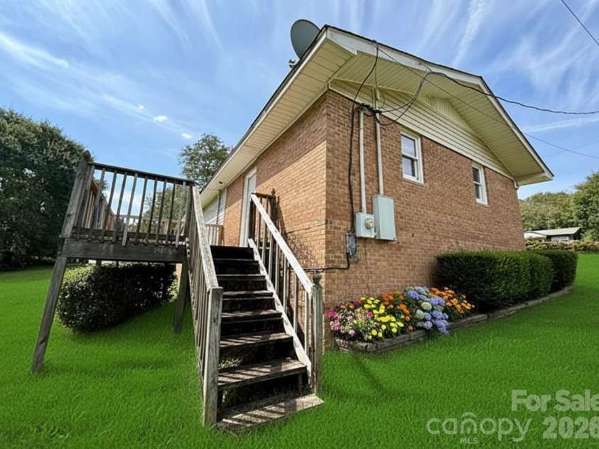 4209 Homeplace Drive, Shelby, NC 28152.  MLS# CAR4302755, YatesRealty ID 3918. Virtually Staged