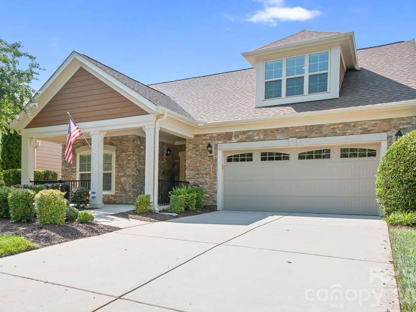 127 Brawley Point Circle, Mooresville, NC 28117.  MLS# CAR4399063, YatesRealty ID 39180. 