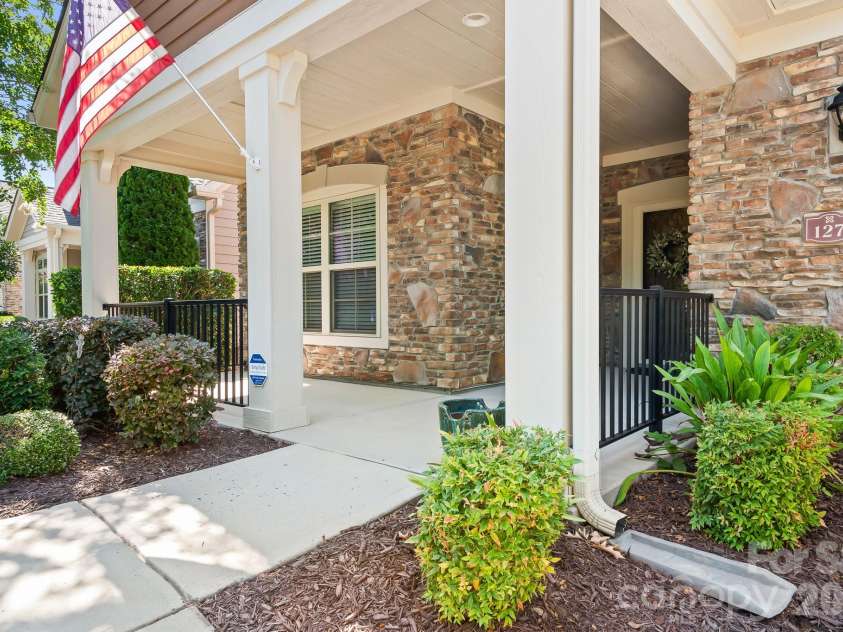 127 Brawley Point Circle, Mooresville, NC 28117.  MLS# CAR4399063, YatesRealty ID 39180. 