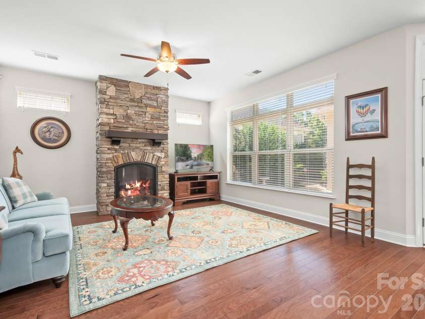 127 Brawley Point Circle, Mooresville, NC 28117.  MLS# CAR4399063, YatesRealty ID 39180. 