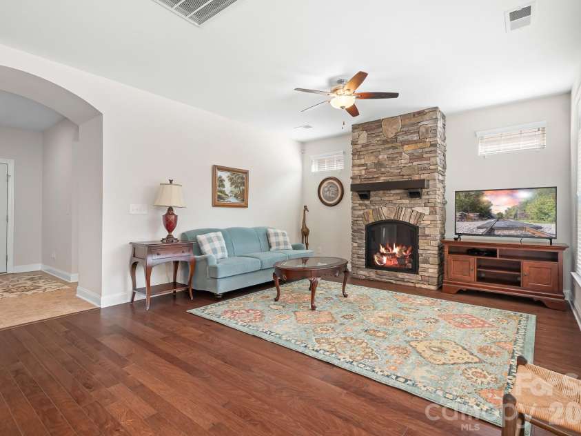 127 Brawley Point Circle, Mooresville, NC 28117.  MLS# CAR4399063, YatesRealty ID 39180. 