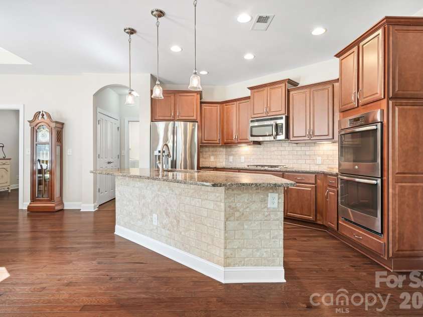 127 Brawley Point Circle, Mooresville, NC 28117.  MLS# CAR4399063, YatesRealty ID 39180. 