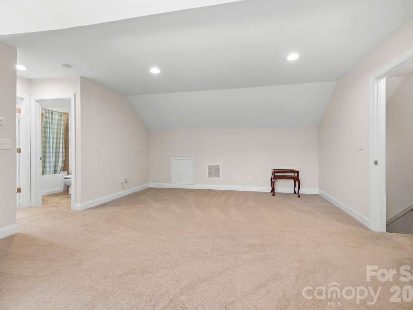 127 Brawley Point Circle, Mooresville, NC 28117.  MLS# CAR4399063, YatesRealty ID 39180. 