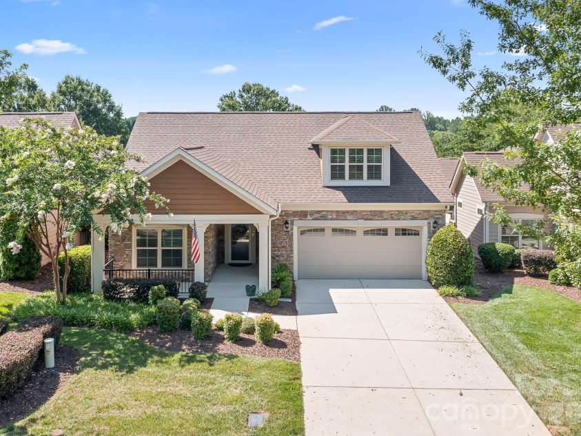 127 Brawley Point Circle, Mooresville, NC 28117.  MLS# CAR4399063, YatesRealty ID 39180. 