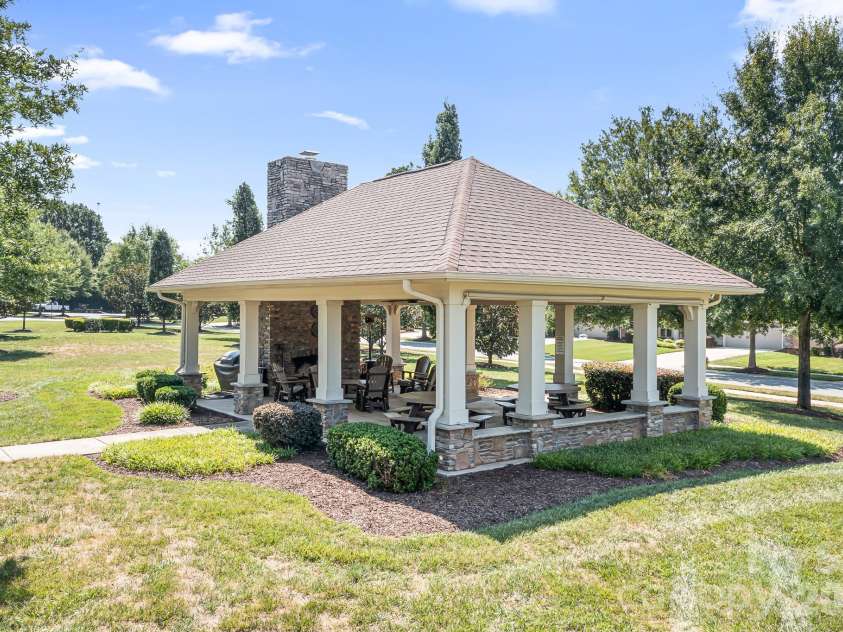 127 Brawley Point Circle, Mooresville, NC 28117.  MLS# CAR4399063, YatesRealty ID 39180. 
