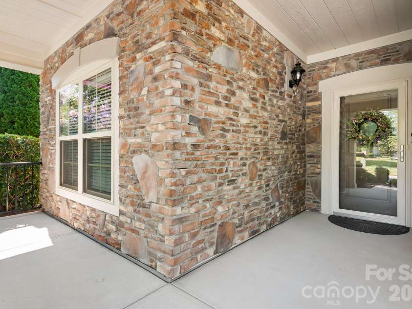 127 Brawley Point Circle, Mooresville, NC 28117.  MLS# CAR4399063, YatesRealty ID 39180. 