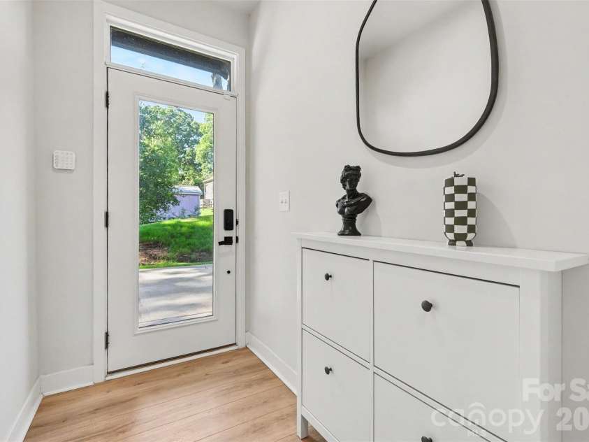 300 Twinflower Lane, Charlotte, NC 28205.  MLS# CAR4386906, YatesRealty ID 39181. 