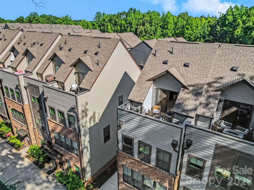 300 Twinflower Lane, Charlotte, NC 28205.  MLS# CAR4386906, YatesRealty ID 39181. 