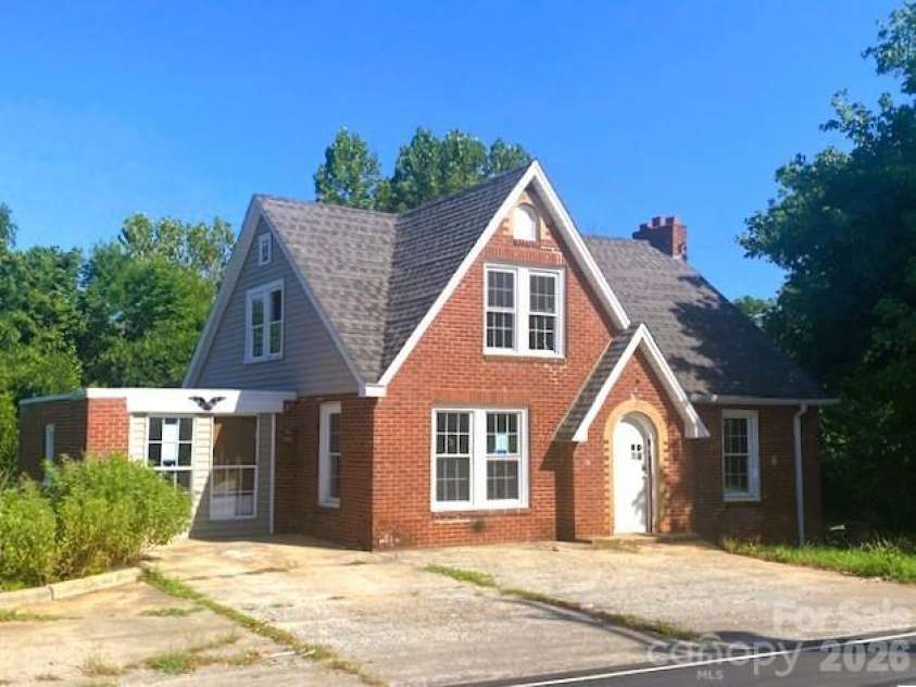 2689 Harris Henrietta Road, Mooresboro, NC 28114.  MLS# CAR4405970, YatesRealty ID 39182. 