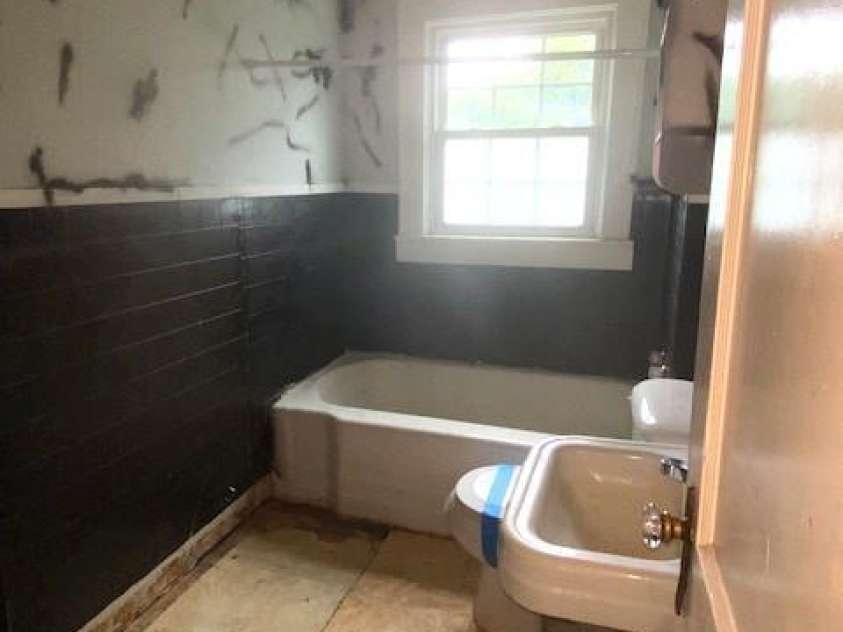 2689 Harris Henrietta Road, Mooresboro, NC 28114.  MLS# CAR4405970, YatesRealty ID 39182. 