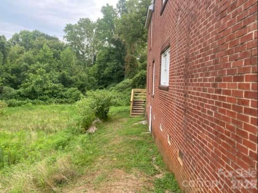 2689 Harris Henrietta Road, Mooresboro, NC 28114.  MLS# CAR4405970, YatesRealty ID 39182. 
