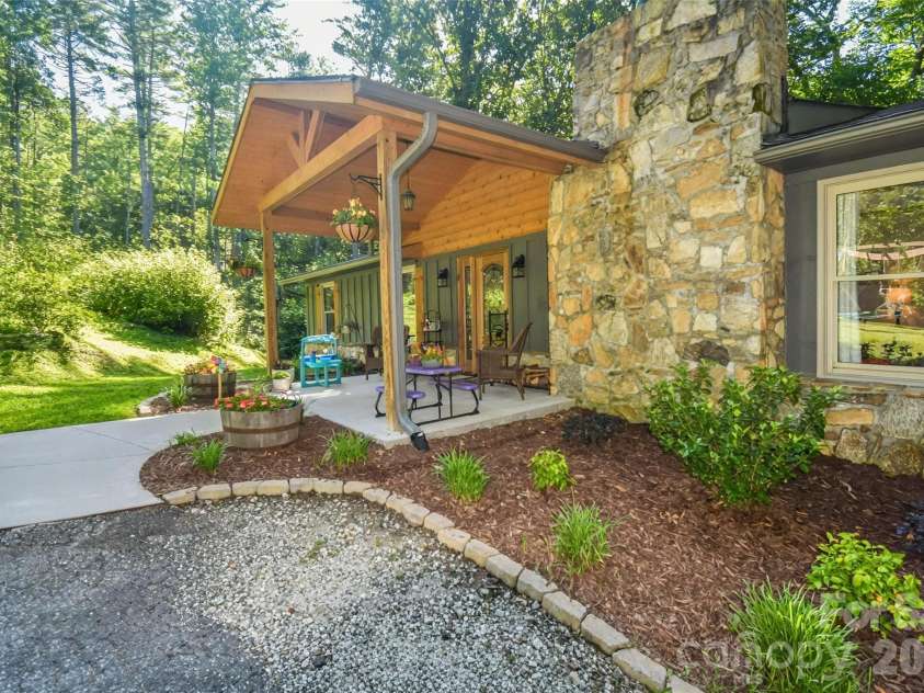 336 Hillside Road, Penrose, NC 28766.  MLS# CAR4405552, YatesRealty ID 39185. Welcoming front entrance