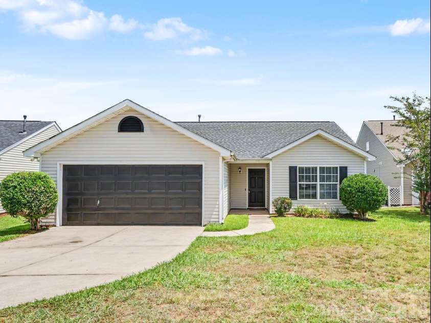1745 Southwind Drive, Charlotte, NC 28216.  MLS# CAR4403320, YatesRealty ID 39186. 