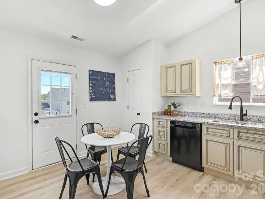 1745 Southwind Drive, Charlotte, NC 28216.  MLS# CAR4403320, YatesRealty ID 39186. 