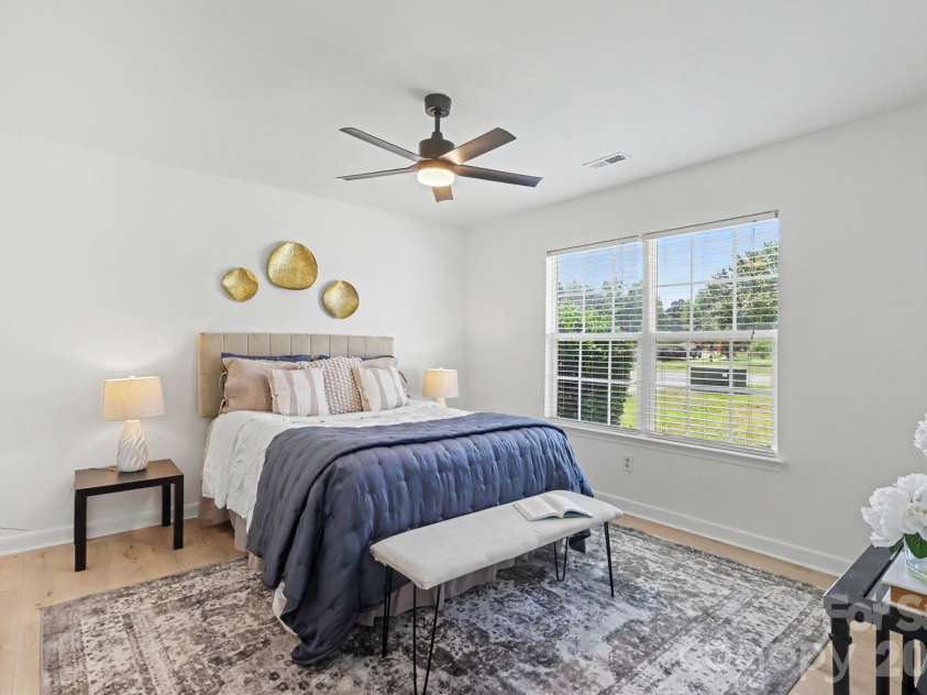 1745 Southwind Drive, Charlotte, NC 28216.  MLS# CAR4403320, YatesRealty ID 39186. 