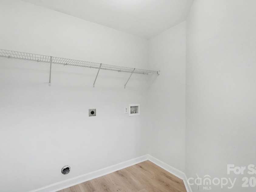 1745 Southwind Drive, Charlotte, NC 28216.  MLS# CAR4403320, YatesRealty ID 39186. 