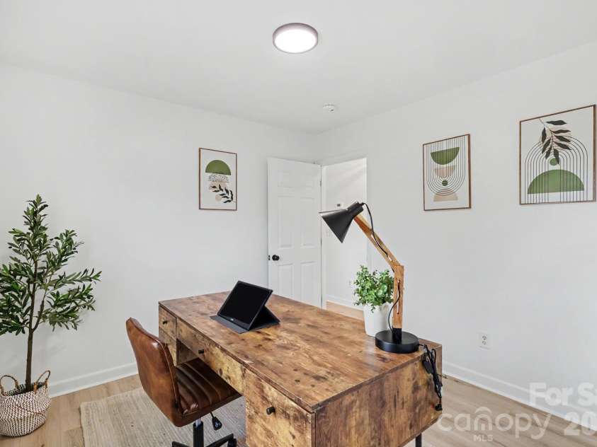 1745 Southwind Drive, Charlotte, NC 28216.  MLS# CAR4403320, YatesRealty ID 39186. 
