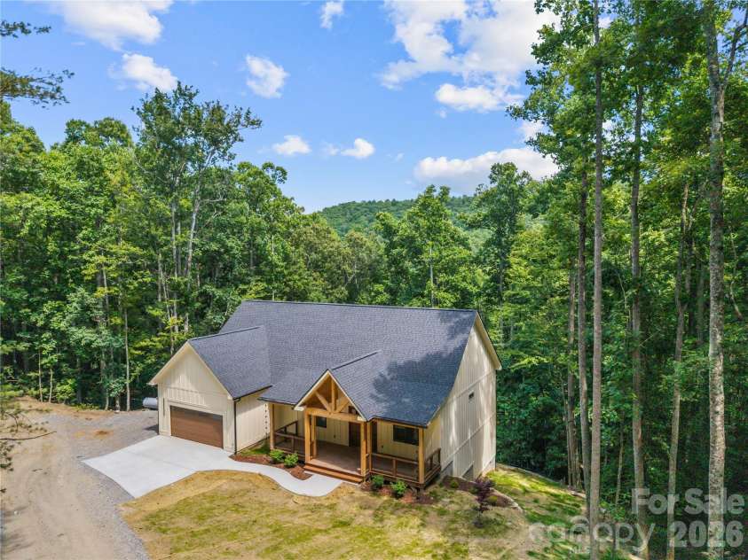 210 Hickory Tree Lane, Hendersonville, NC 28739.  MLS# CAR4398599, YatesRealty ID 39188. 