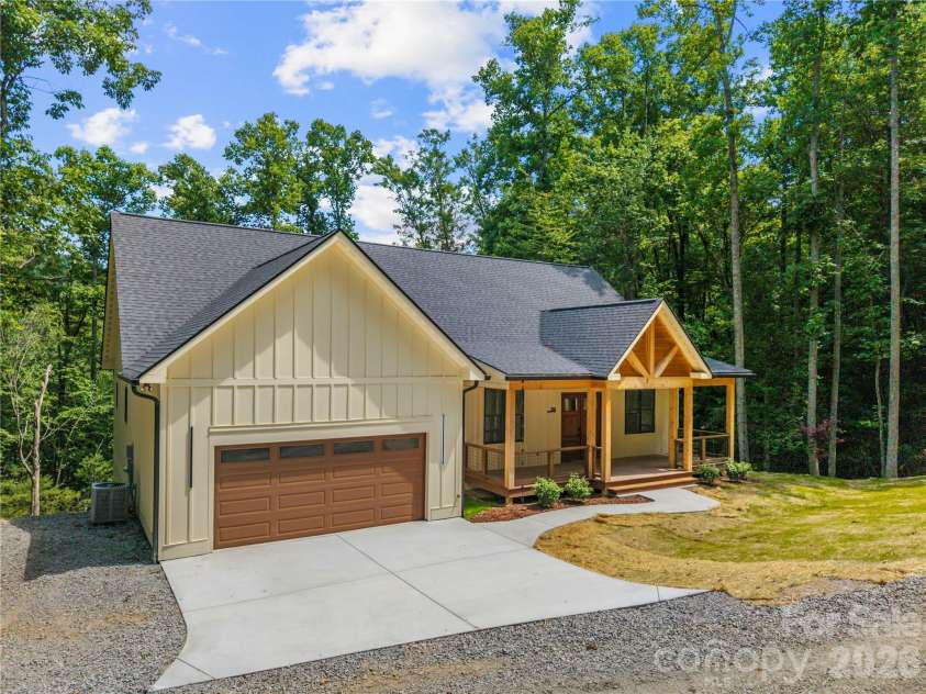 210 Hickory Tree Lane, Hendersonville, NC 28739.  MLS# CAR4398599, YatesRealty ID 39188. 