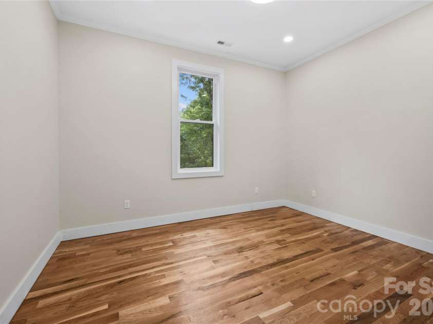 210 Hickory Tree Lane, Hendersonville, NC 28739.  MLS# CAR4398599, YatesRealty ID 39188. 