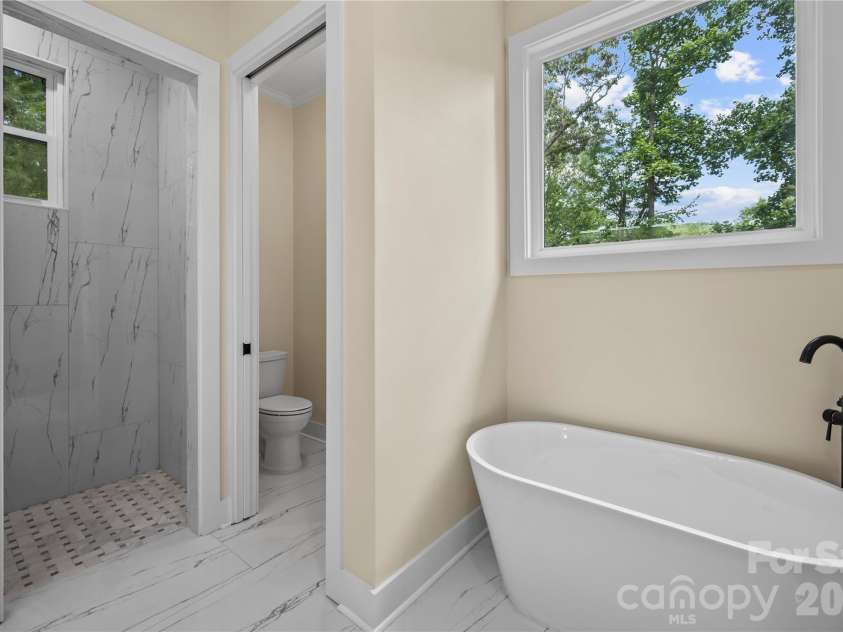 210 Hickory Tree Lane, Hendersonville, NC 28739.  MLS# CAR4398599, YatesRealty ID 39188. 
