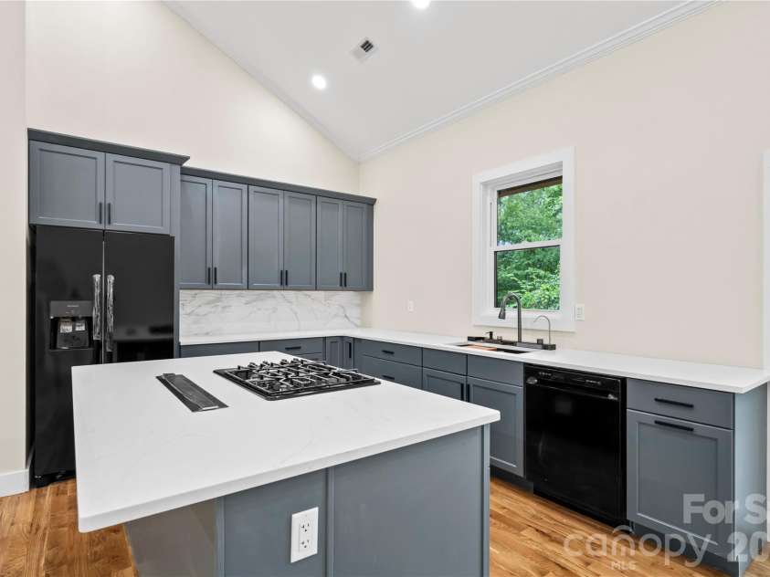 210 Hickory Tree Lane, Hendersonville, NC 28739.  MLS# CAR4398599, YatesRealty ID 39188. 