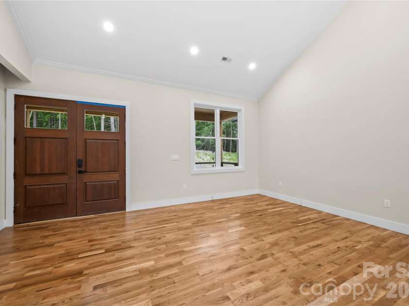 210 Hickory Tree Lane, Hendersonville, NC 28739.  MLS# CAR4398599, YatesRealty ID 39188. 
