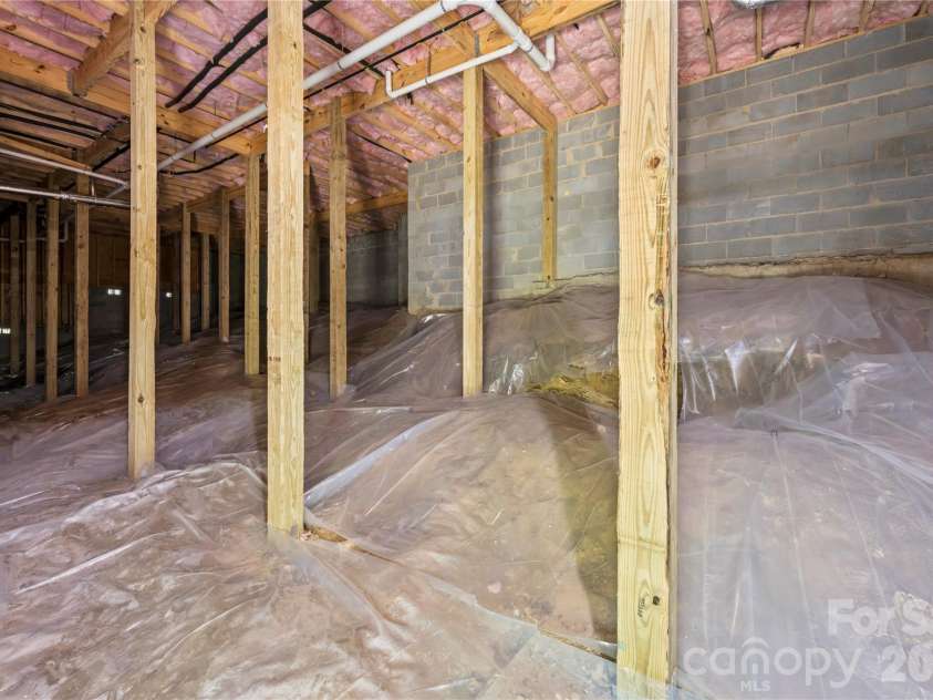 210 Hickory Tree Lane, Hendersonville, NC 28739.  MLS# CAR4398599, YatesRealty ID 39188. 