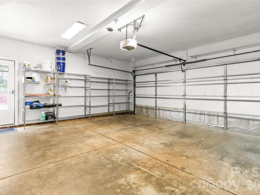 635 Highland Ridge Road, Mooresville, NC 28115.  MLS# CAR4404821, YatesRealty ID 39189. 
