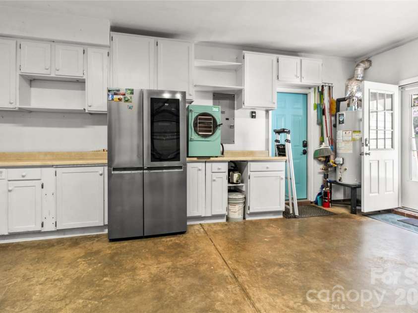 635 Highland Ridge Road, Mooresville, NC 28115.  MLS# CAR4404821, YatesRealty ID 39189. 
