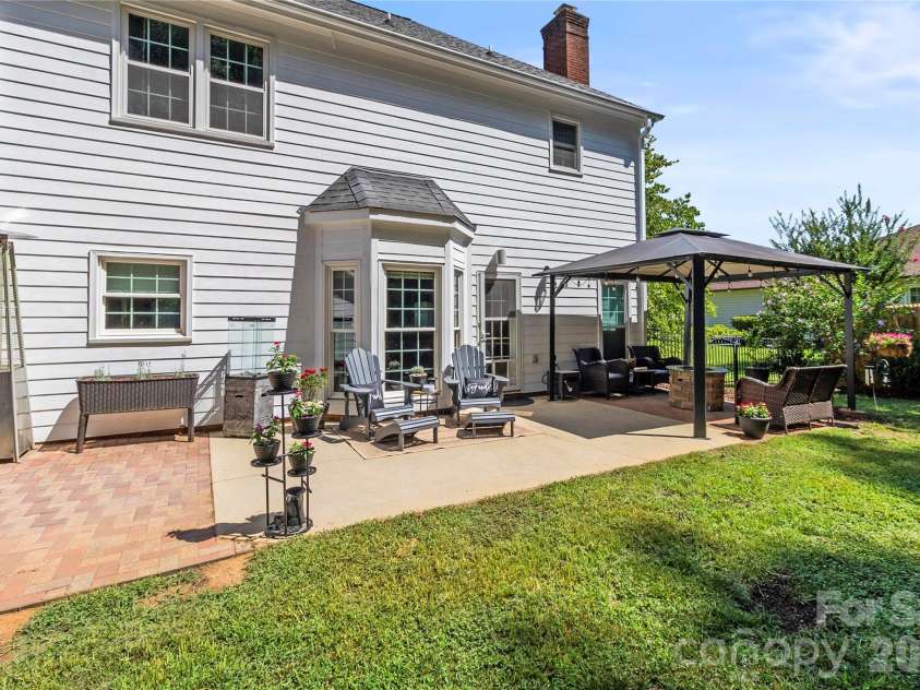 635 Highland Ridge Road, Mooresville, NC 28115.  MLS# CAR4404821, YatesRealty ID 39189. 