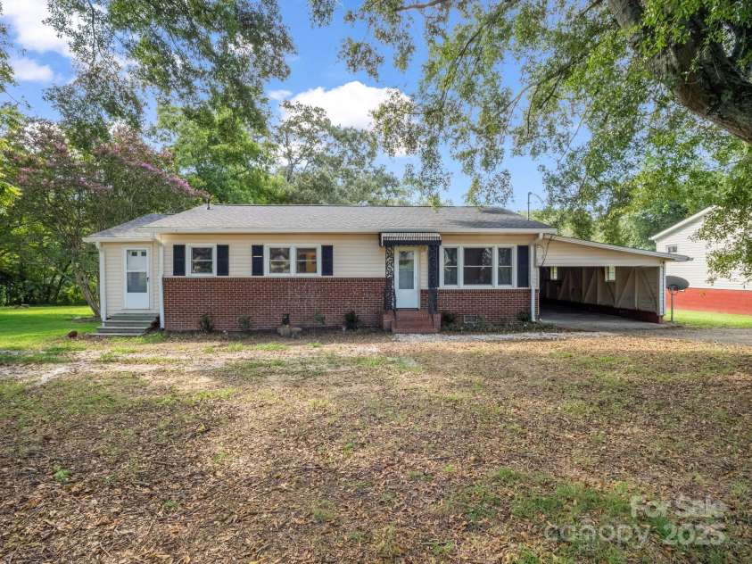 183 Hollywood Street, Forest City, NC 28043.  MLS# CAR4298952, YatesRealty ID 3919. 