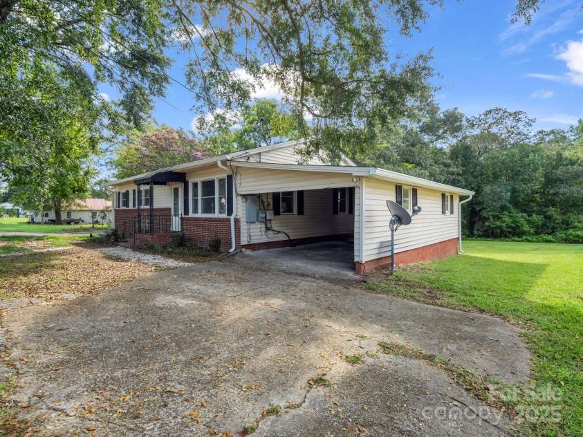 183 Hollywood Street, Forest City, NC 28043.  MLS# CAR4298952, YatesRealty ID 3919. 