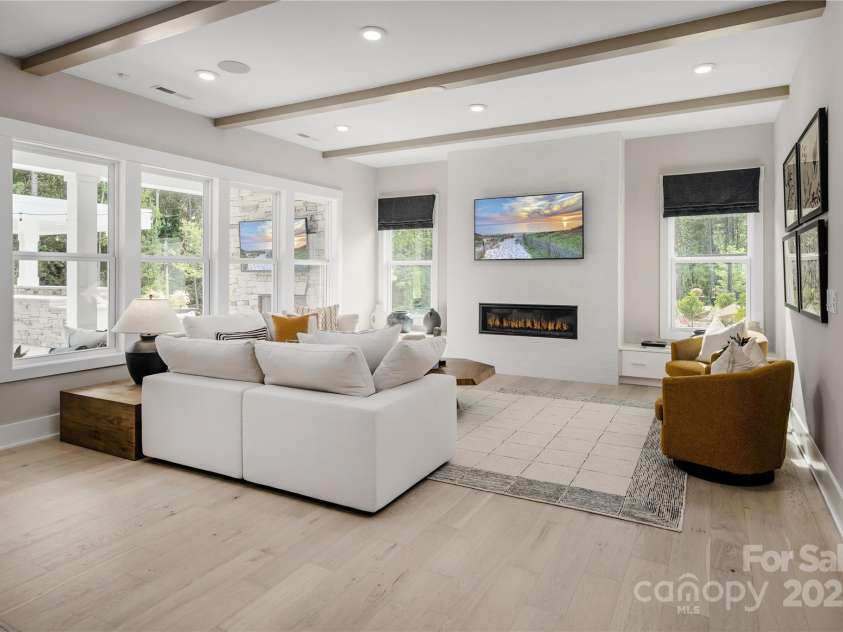 4151 Eastover Glen Road, Charlotte, NC 28269.  MLS# CAR4315413, YatesRealty ID 3919. Photographs are representative of the William Model home. The actual home under construction may differ in design, structural options, materials, and finishes.