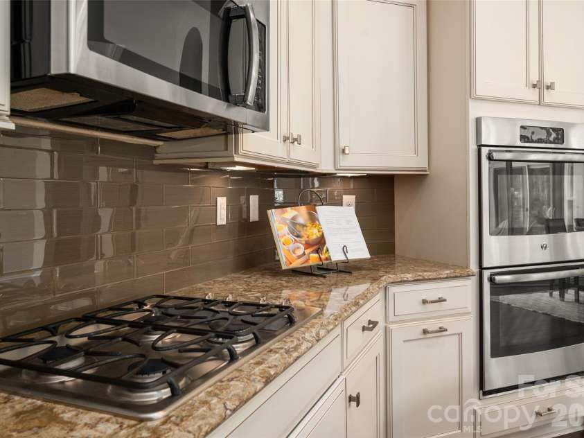 1288 Restoration Drive, Waxhaw, NC 28173.  MLS# CAR4401888, YatesRealty ID 39191. 