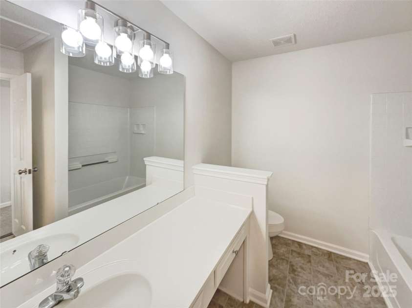 9028 Four Mile Creek Road, Charlotte, NC 28277.  MLS# CAR4326288, YatesRealty ID 39193. 