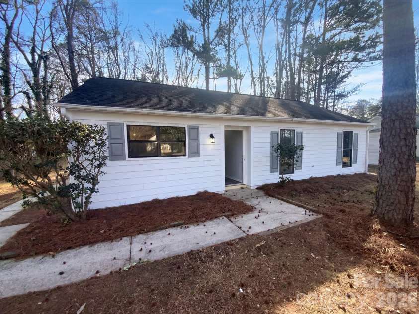 6312 Old Hickory Court, Charlotte, NC 28227.  MLS# CAR4343743, YatesRealty ID 39196. 